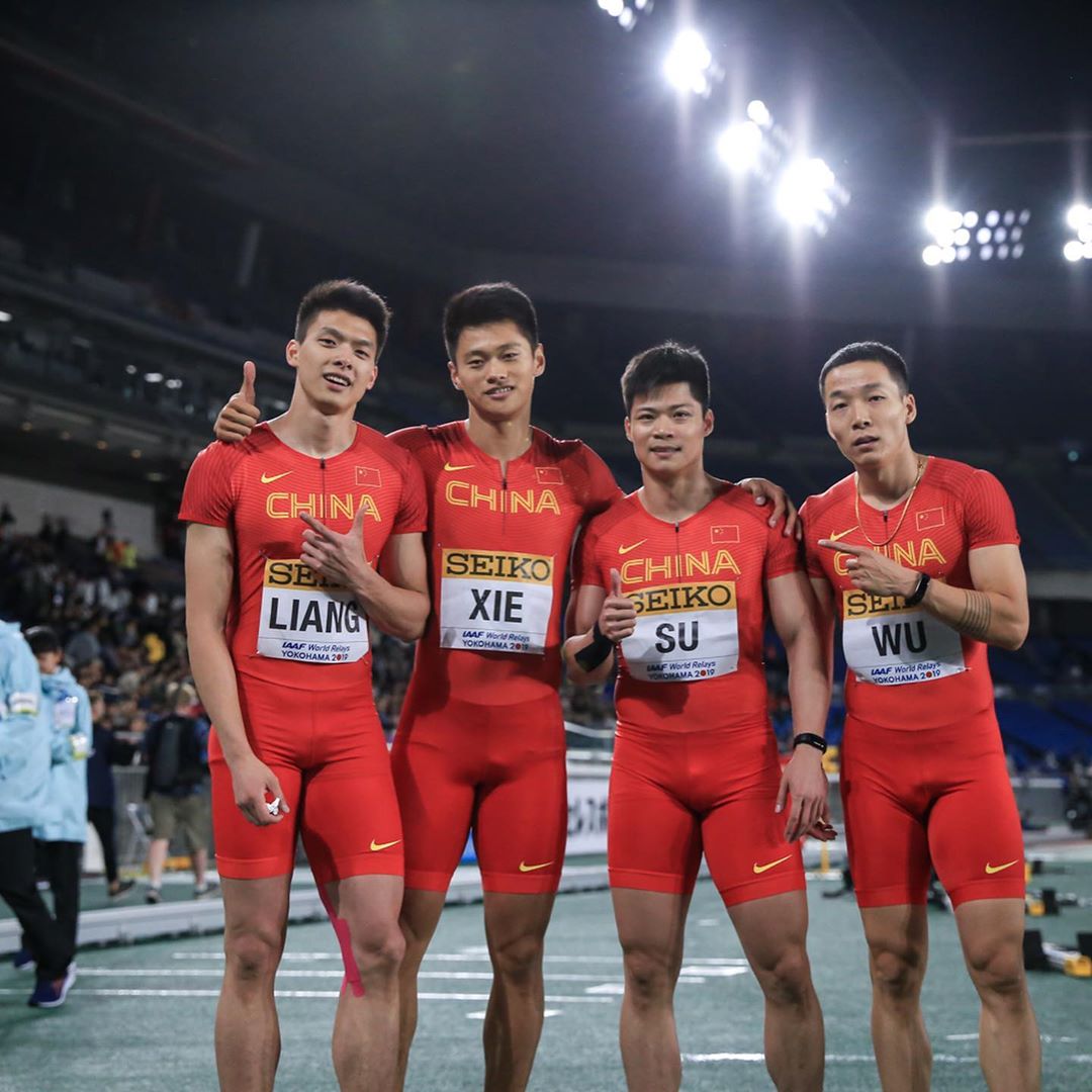 苏炳添关键时刻救险，库里力保胜局拿下系列赛